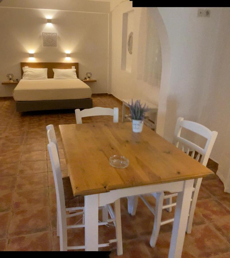 פארוס Rodia Studios & Apartments מראה חיצוני תמונה